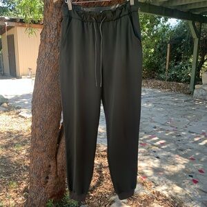 Lululemon Athletica Keep Moving High-Rise Jogger Pant Luxtreme Dark Olive Size 6